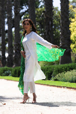 Load image into Gallery viewer, Green bandhani pure georgette dupatta
